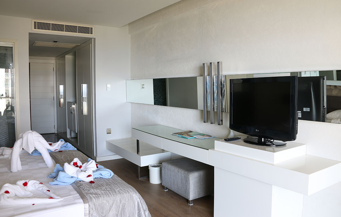 Superior Room With Jacuzzi Gold Island Hotel